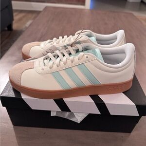 Adidas White and Tan VL Court Sneakers Brand New with Tags Size 6